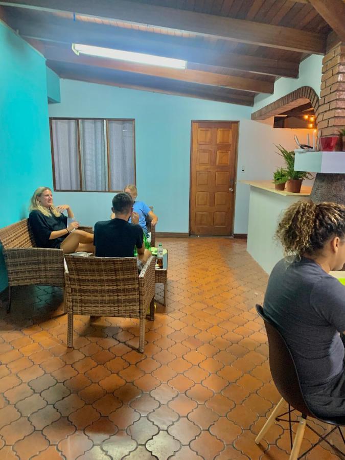 Global House Cr Hostel Backpackers Alajuela Habitacion Compartida 2 Camas Por Habitacion Kültér fotó